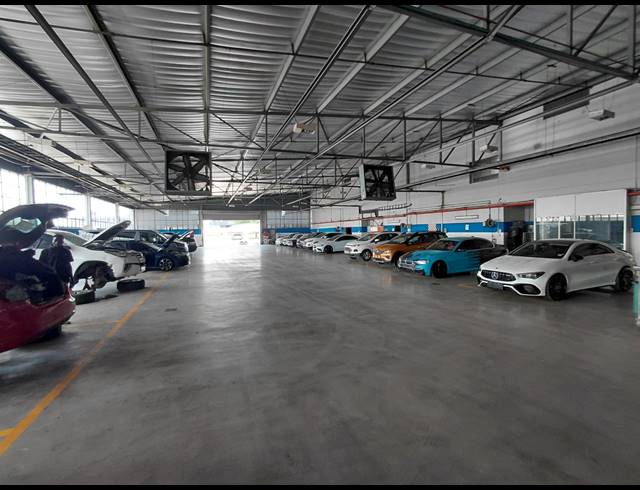 5,599M² OFFICE TO LET IN RANDJESPARK